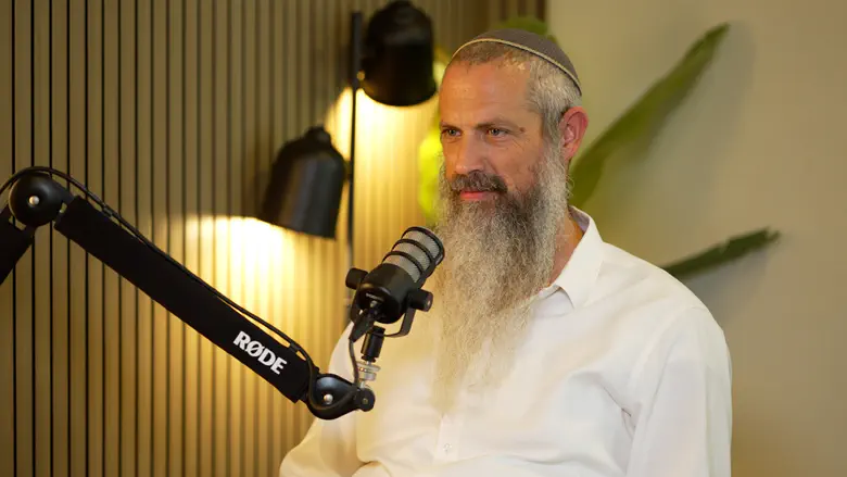 גמרא, זוגיות והורות: ראש ישיבת עפולה מציג דרך חינוכית אחרת | ראיון