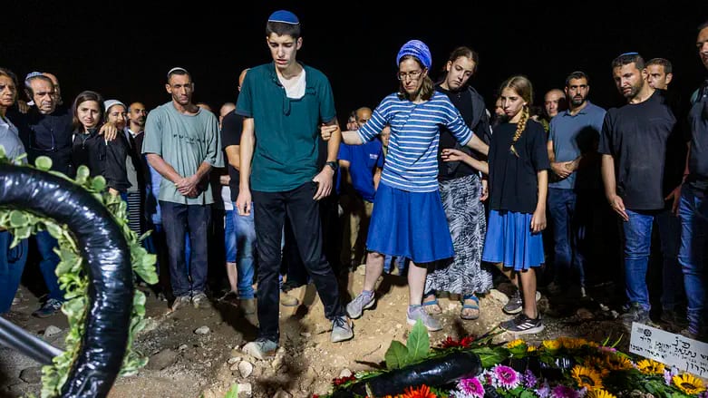 בנו של נתנאל שקרון משחזר: אבא צעק לי 'תברח' - ואז ראיתי את המחבל יורה בו