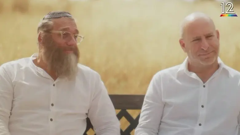 צפו: חנוך דאום "פוגש" את אביו המנוח