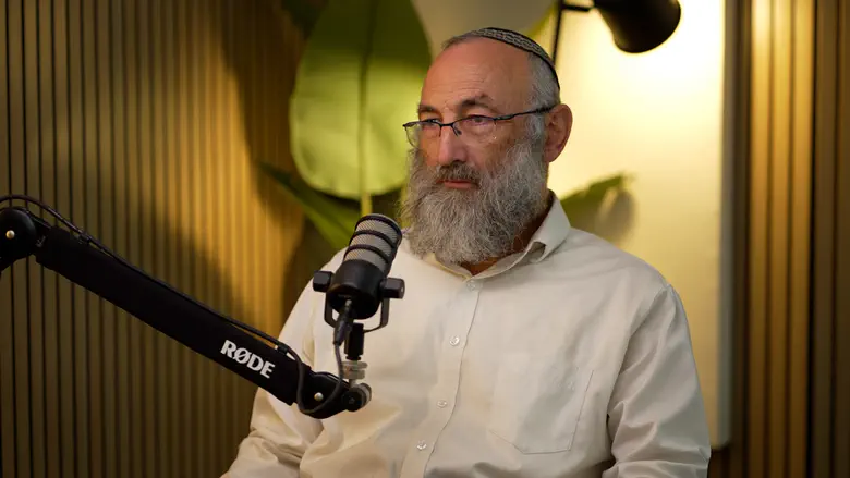 "גם רבנים הם בני אדם ולא חסינים": הרב מנחם פרל מדבר בגלוי על הפציעה הנפשית