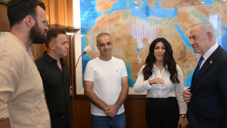 נתניהו לגיבורי הטיסה מדובאי: "אתם תשיאו משואה של גבורה אזרחית"