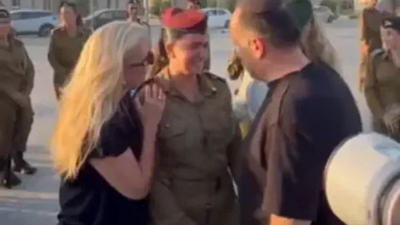 מרגש: אחותו של עמית בונצל סיימה קורס קצינים
