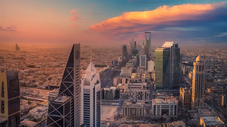 FAA warns US airlines of flight risks over Saudi Arabia