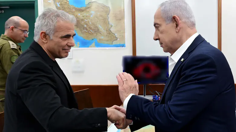 Lapid after meeting with Netanyahu: No reason to cause public panic