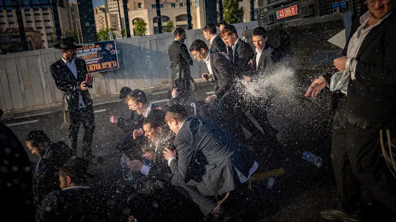 Arrest failed | Watch: Haredi extremists riot in Modi'in