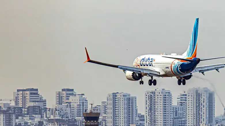 Plane plunged 20,000 feet during midair emergency