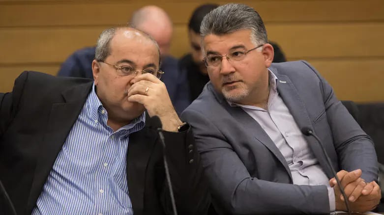 Joint List offers to back any government that ousts Netanyahu