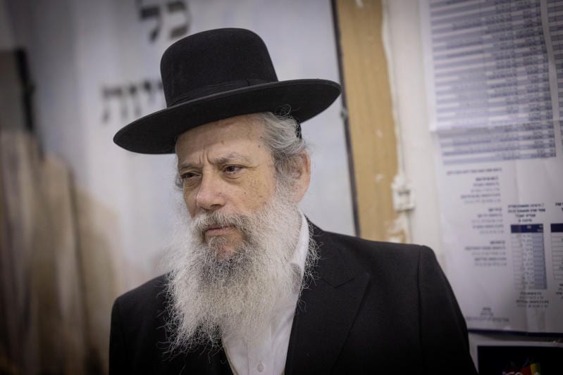 פריצה לרכב ראש עיריית בני ברק: שוטרי תחנת רמת גן עצרו חשוד במעשה