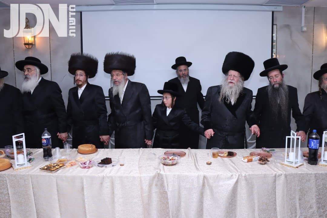 שמחת הבר מצוה לנכד האדמו"ר מקוזמיר