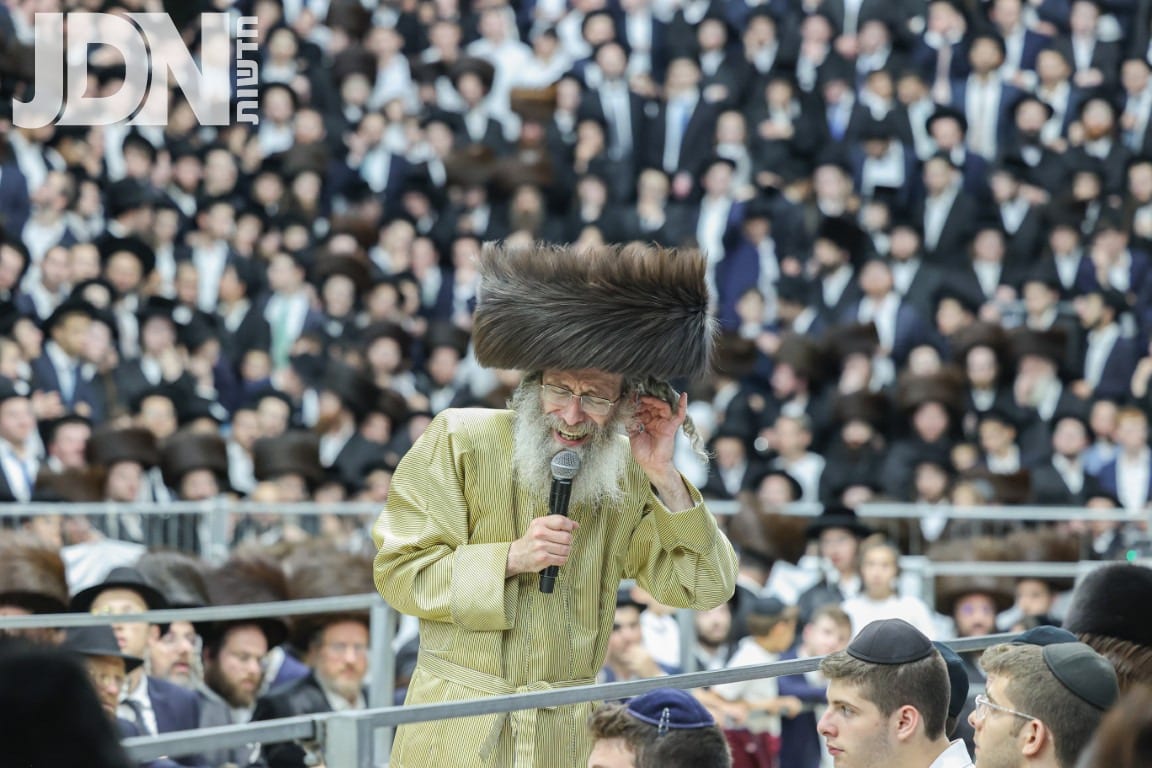 שלהבת של קדושה: שעות של התעלות בשמחת בית השואבה של ר' מיילך בירושלים • וידאו וגלריה