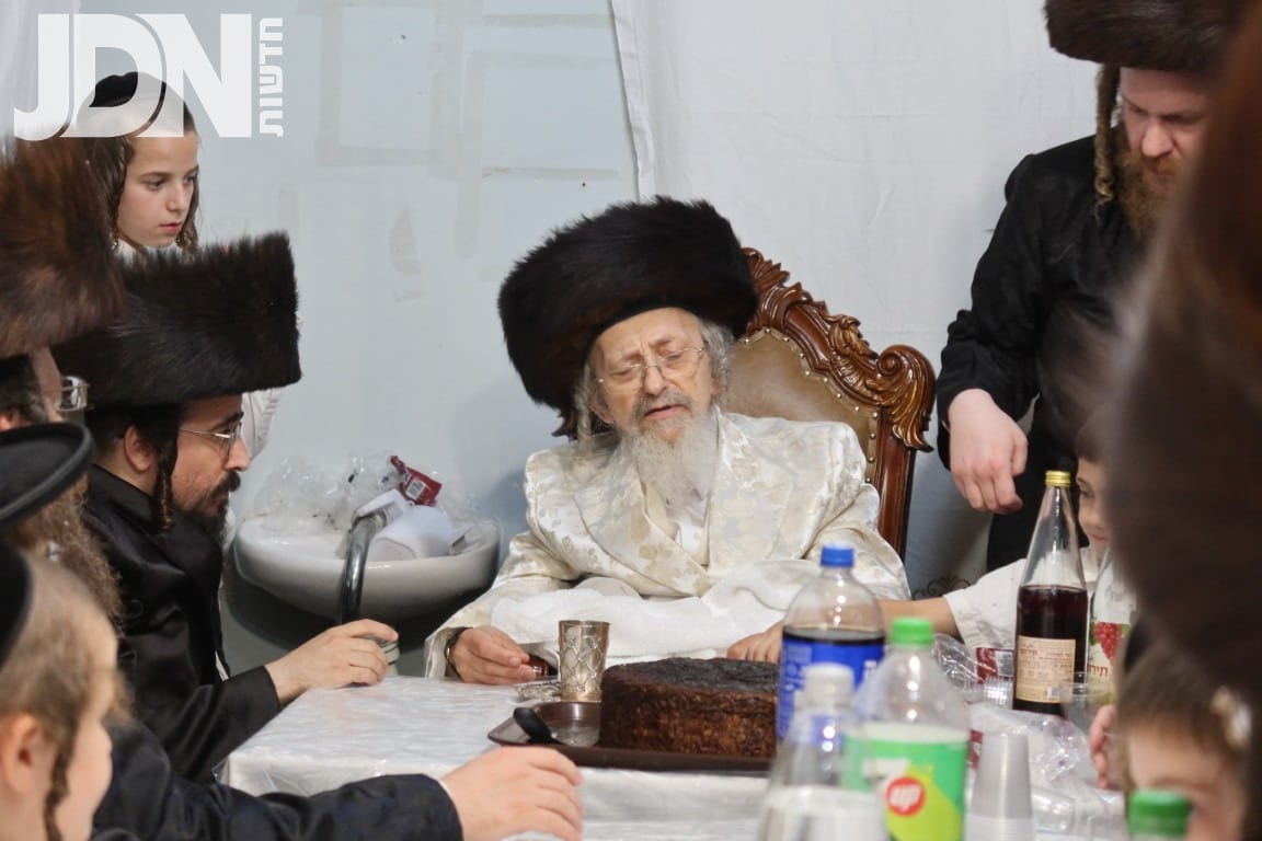חג הסוכות בחצה"ק קאליש