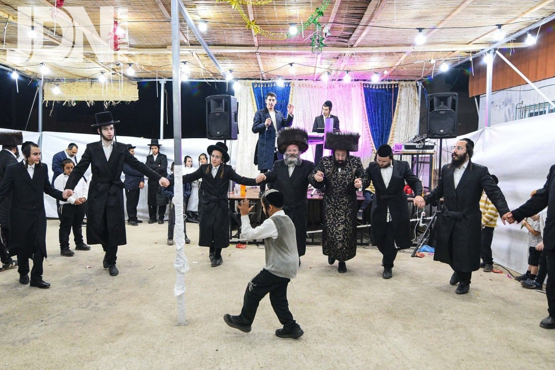 חג הסוכות בקהילת מישקולץ בעמנואל