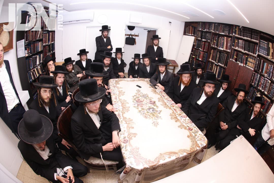 כן ירבה: פוסק הדור כינס במפתיע את עשרות האברכים החדשים ברשת כוללי 'תשובות והנהגות'