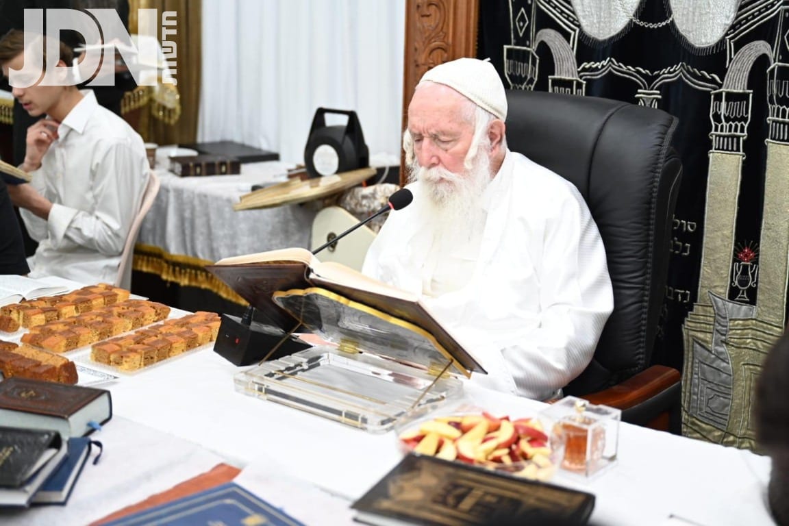 חג הסוכות במחיצת אבי תנועת הקירוב הגאון רבי יצחק דוד גרוסמן
