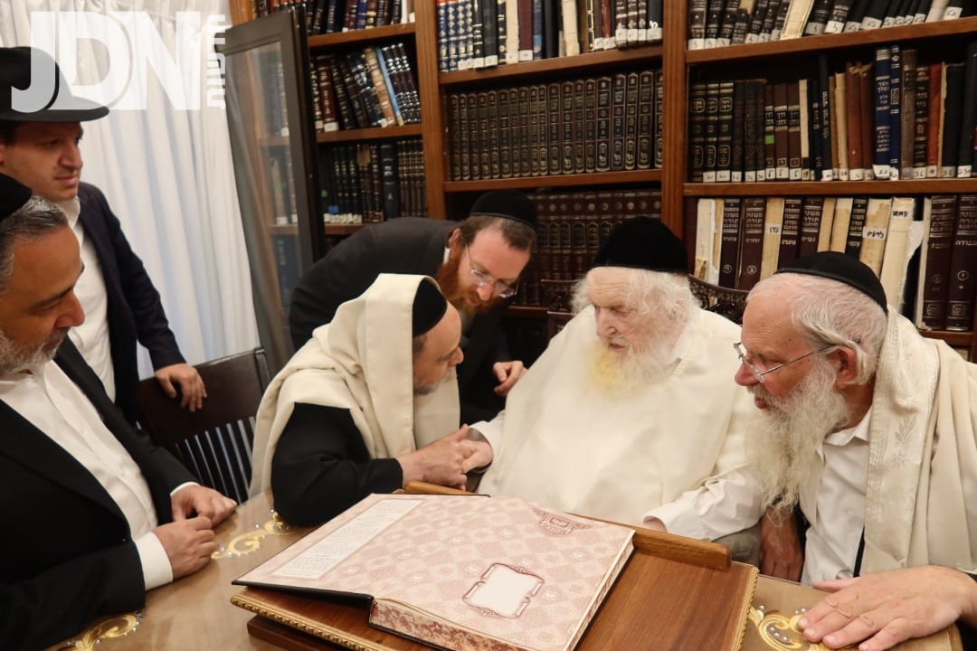 אצלי הם כמונו ממש: פוסק הדור באמירה מטלטלת: אין להשתמש בתואר 'בעל תשובה'