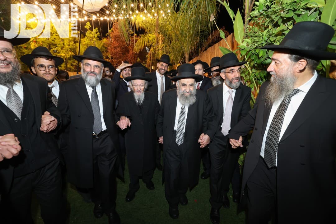 שמחת החתונה לנכד מרן הגר"מ צדקה