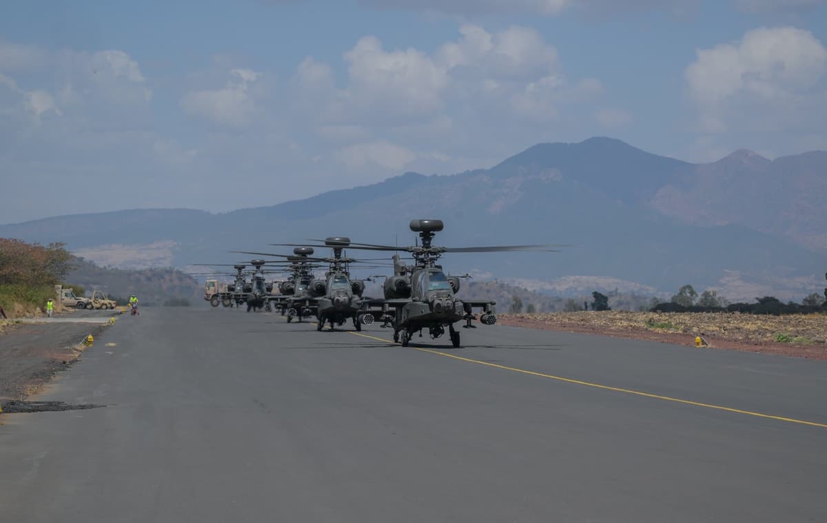 מסוק קרב סעודי התרסק ושני קצינים נהרגו; המורדים החות'ים טוענים שהם הפילו אותו