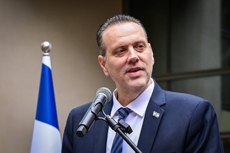 סדקים בקו המפלגתי? מיקי זוהר לא פוסל ישיבה בממשלה בראשות גדי איזנקוט