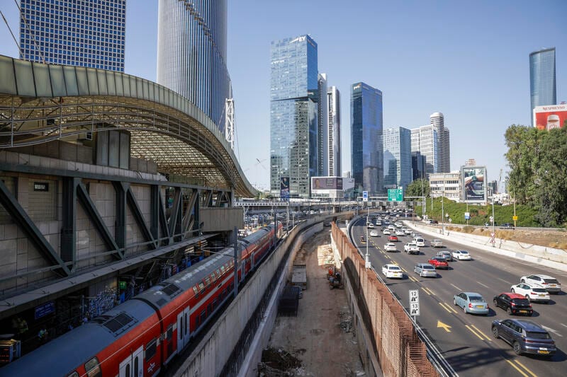 תנועת הרכבות בין תל אביב ללוד חודשה לאחר טיפול בחפץ חשוד