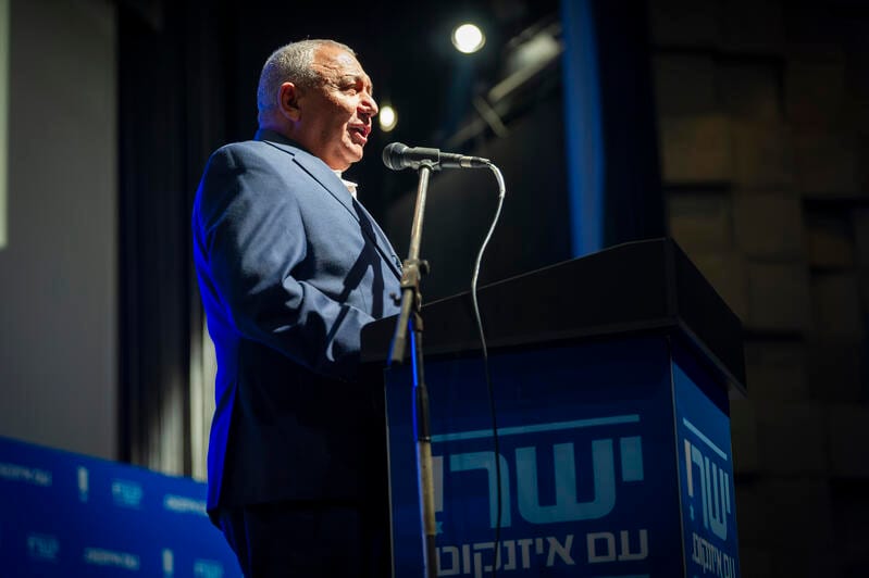 איזנקוט הזמין את נתניהו לעימות טלוויזיוני לקראת הבחירות; בליכוד לעגו להצעה
