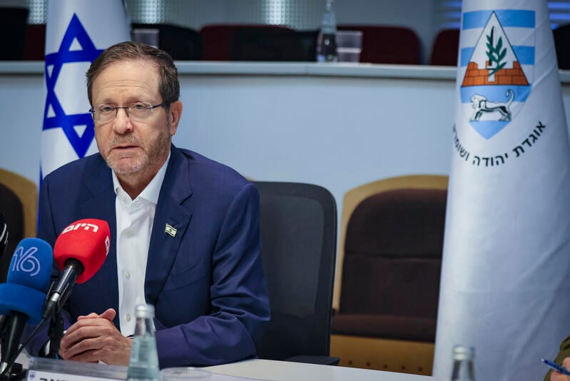 הרצוג בראיון: "איראן היא אימפריית רשע – אסור לאפשר לה יכולות גרעיניות"