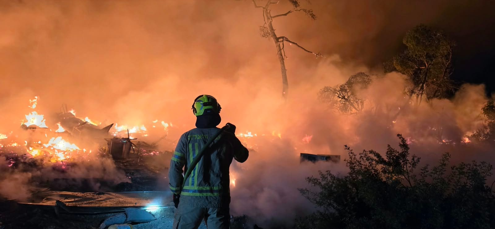 שריפה גדולה באתר פסולת בעספיא: תושבים הונחו להסתגר בבתיהם