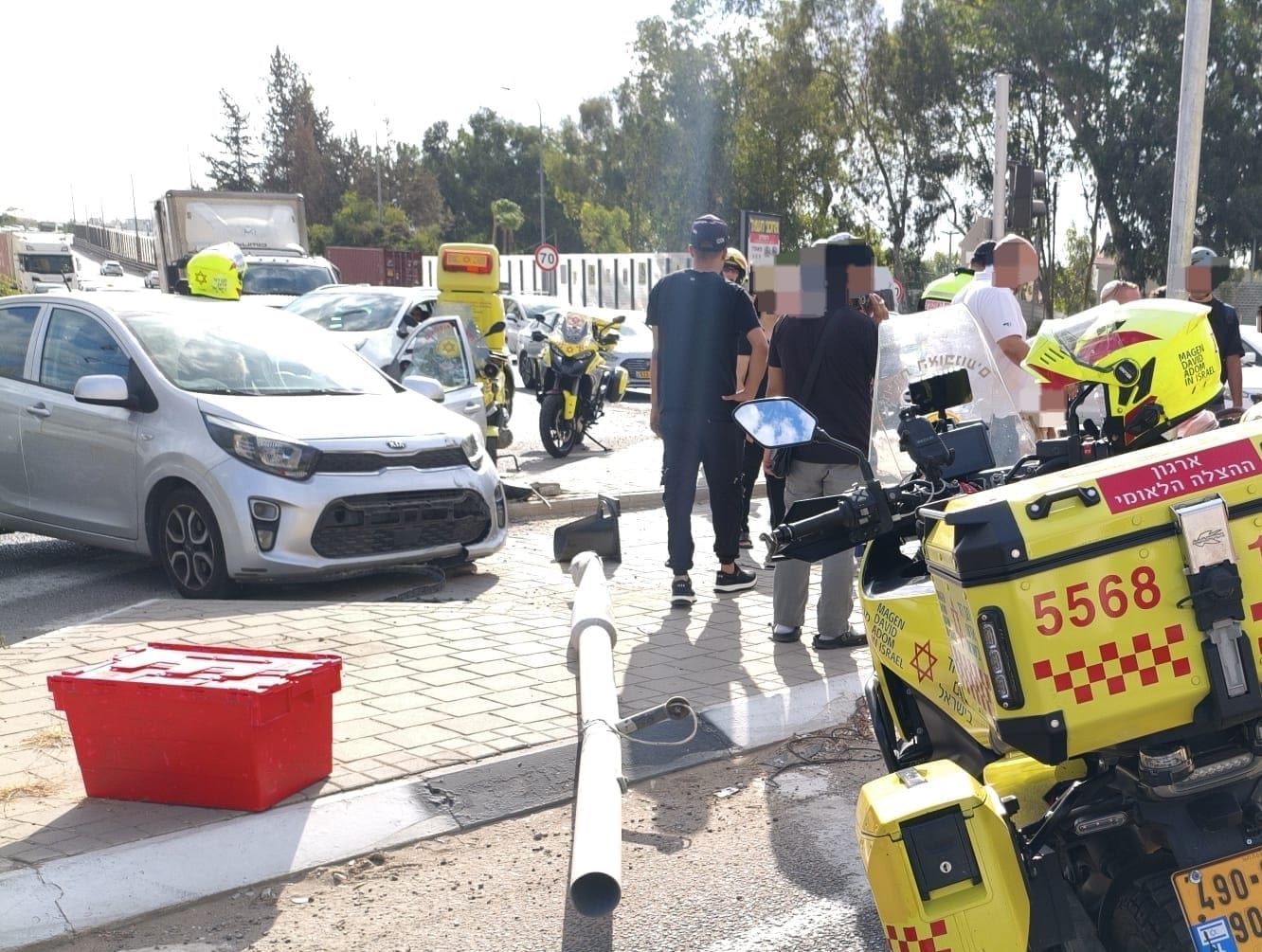 רמלה: הולכת רגל נפצעה קשה בתאונה; יושבי הרכב נפצעו קל