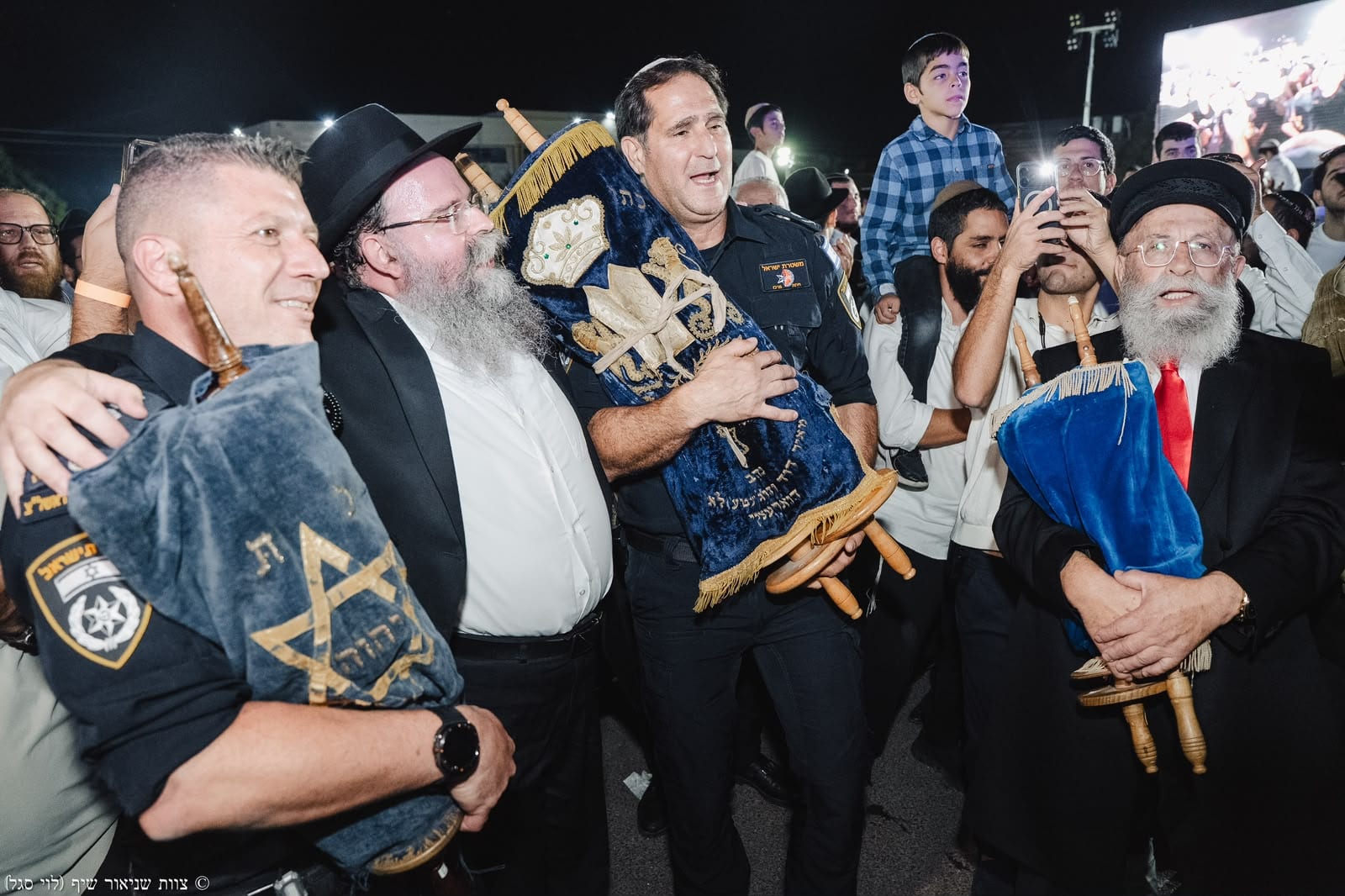 לכבודה של תורה: יותר מ־12 אלף חוגגים בהקפות השניות בכפר חב״ד