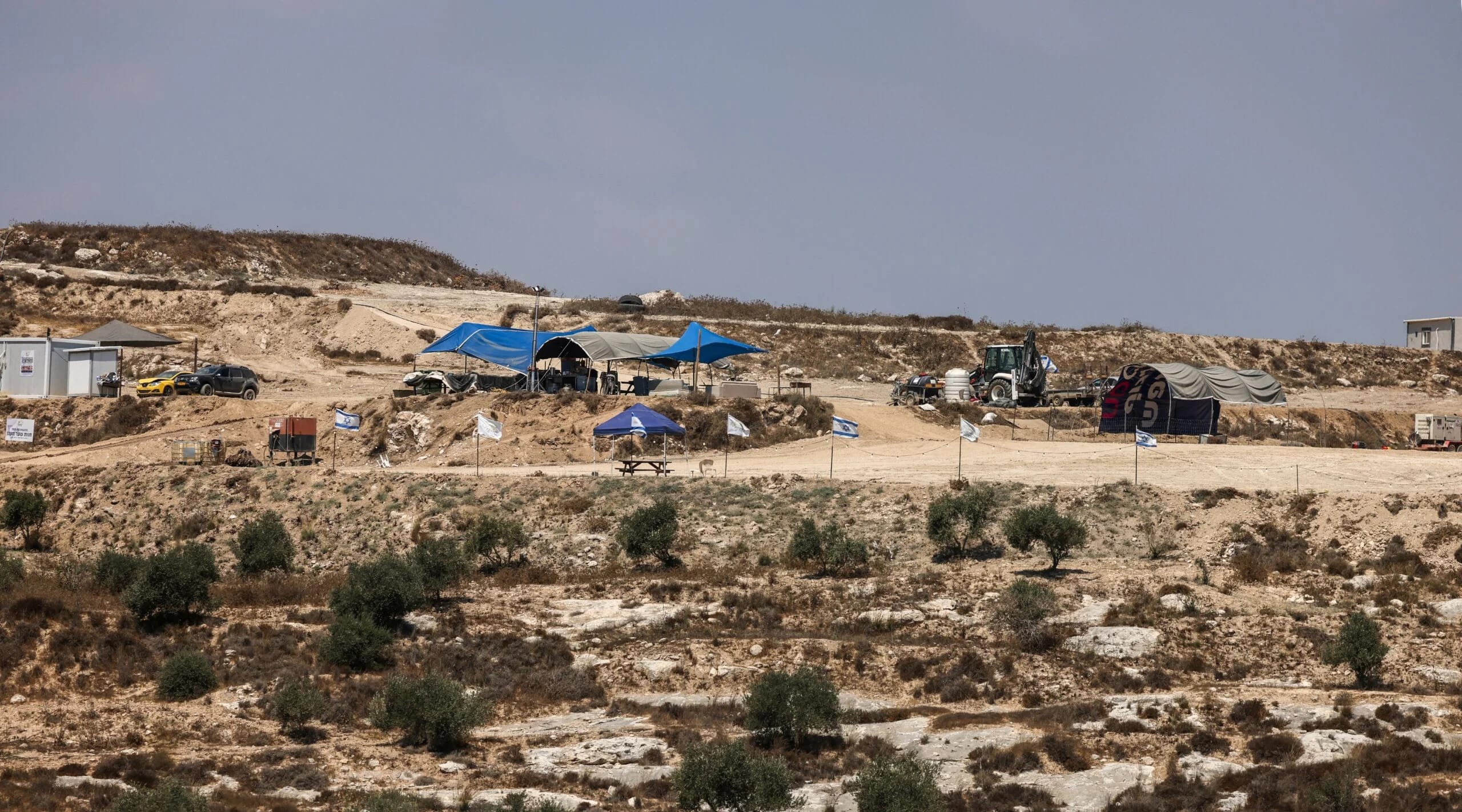 Palestinian stabs Jewish teenager near Nablus