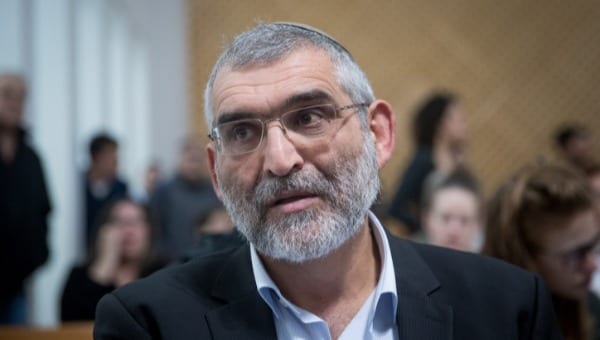 באיזו שנה נפסל מיכאל בן ארי מהתמודדות לכנסת? | 10 שאלות