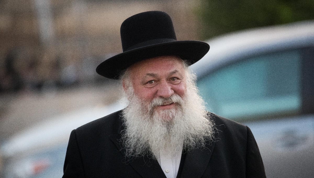 מרתיח: גולדקנופף זעם על המראות במודיעין - ותקף דווקא את החיילים