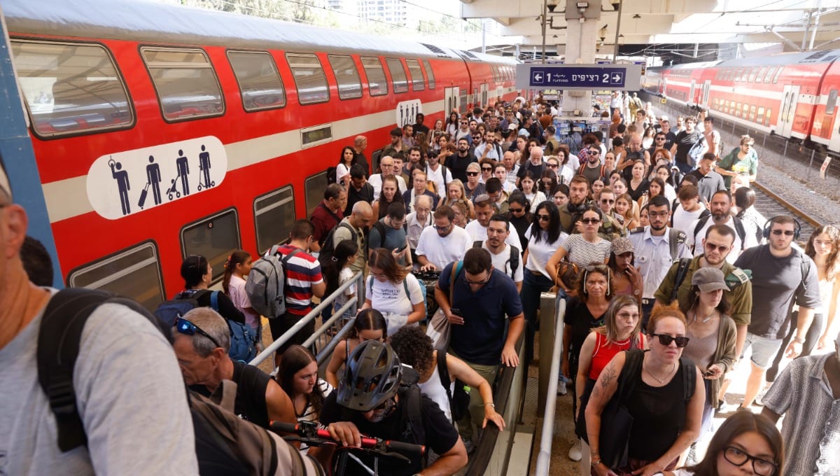 בשני ימים שונים: תחנות הרכבת בצפון יושבתו לחלוטין