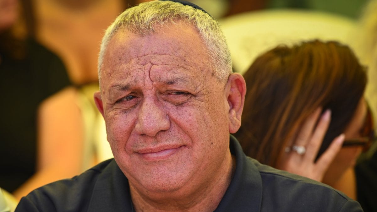 איזנקוט צריך להתחיל לחשוש | סקר מנדטים