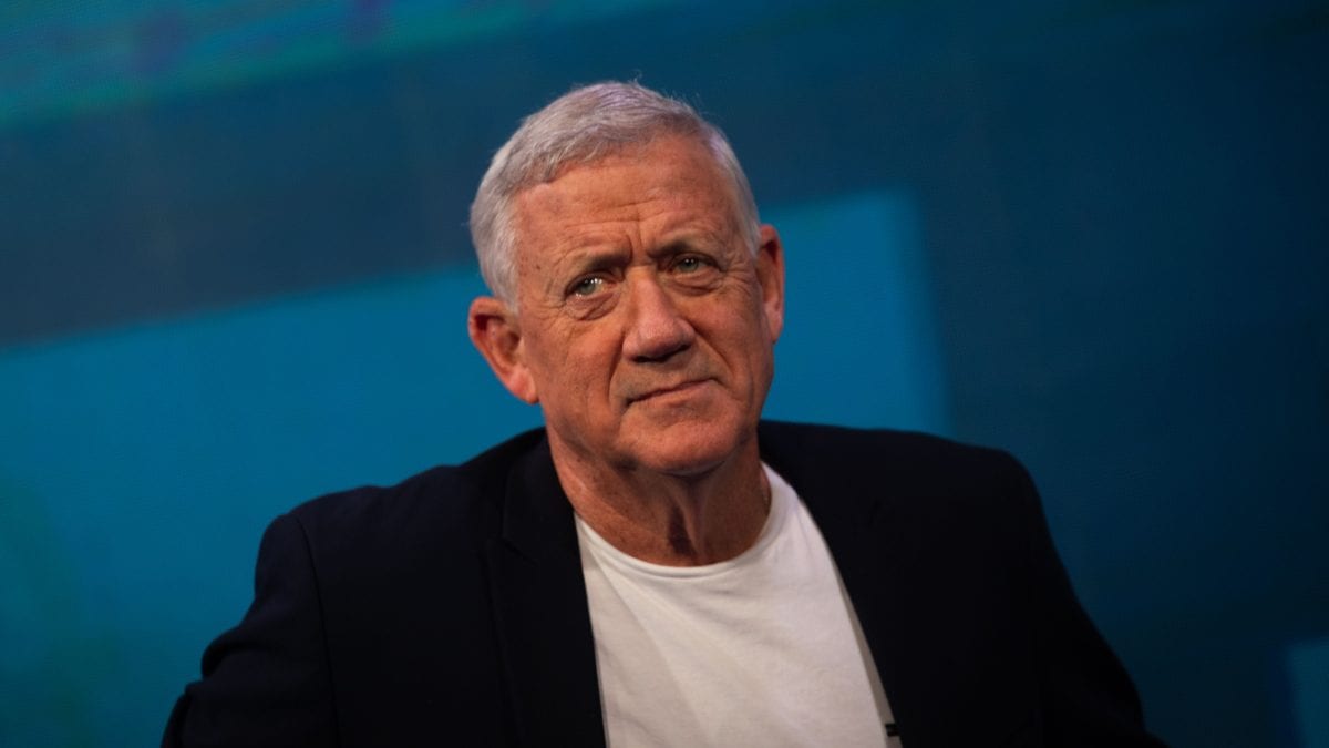 גנץ התחיל לבכות בשידור: "אני עובר תקופה קשה"