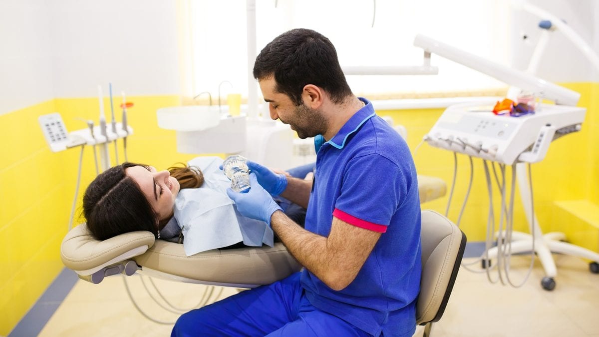 חוששים מכאב אצל רופא שיניים? כך תעברו טיפול שיניים שקט ונטול חרדות