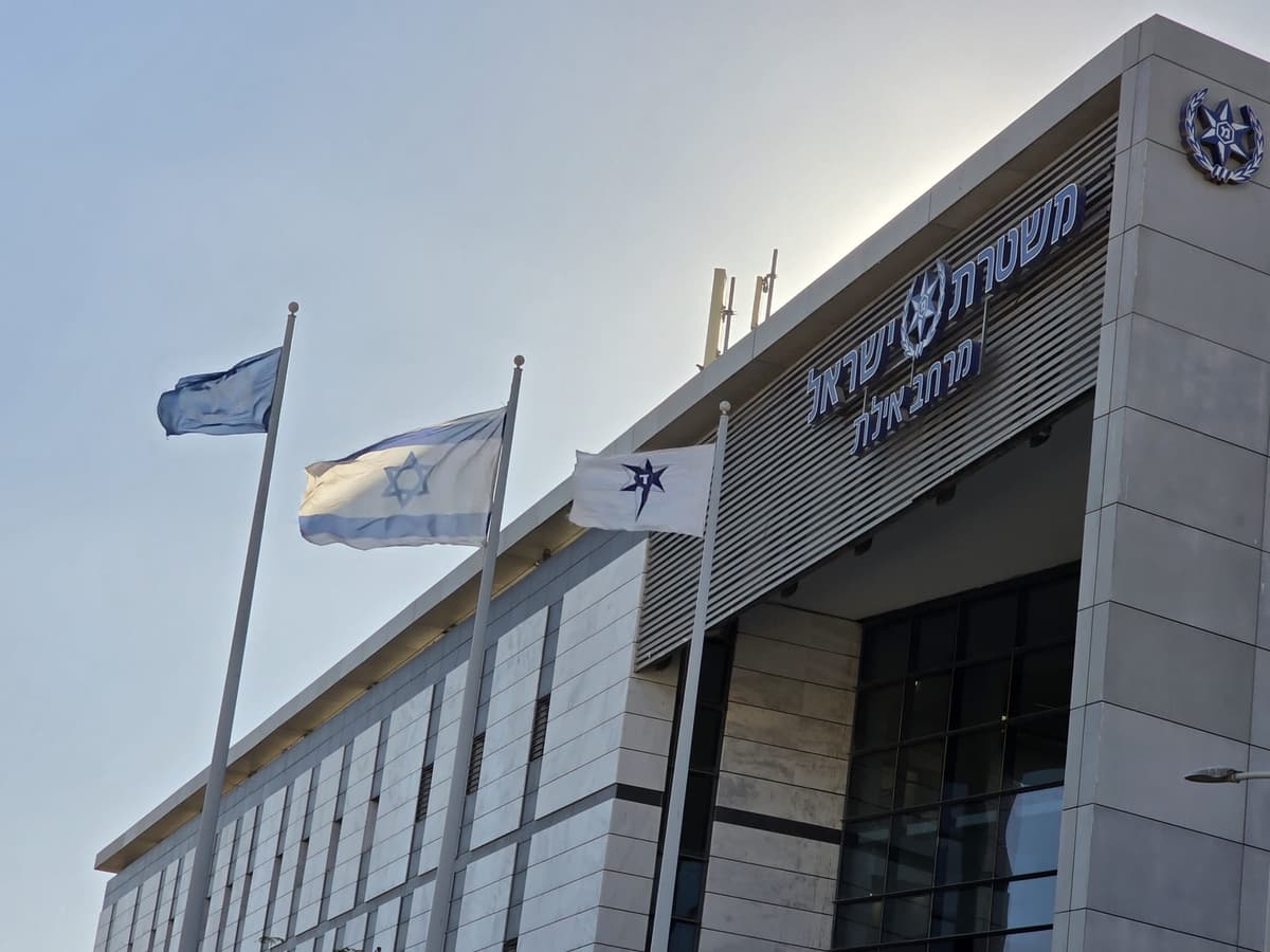 חשד להצתת מחסן באילת: הצהרת תובע נגד תושב העיר בן 55