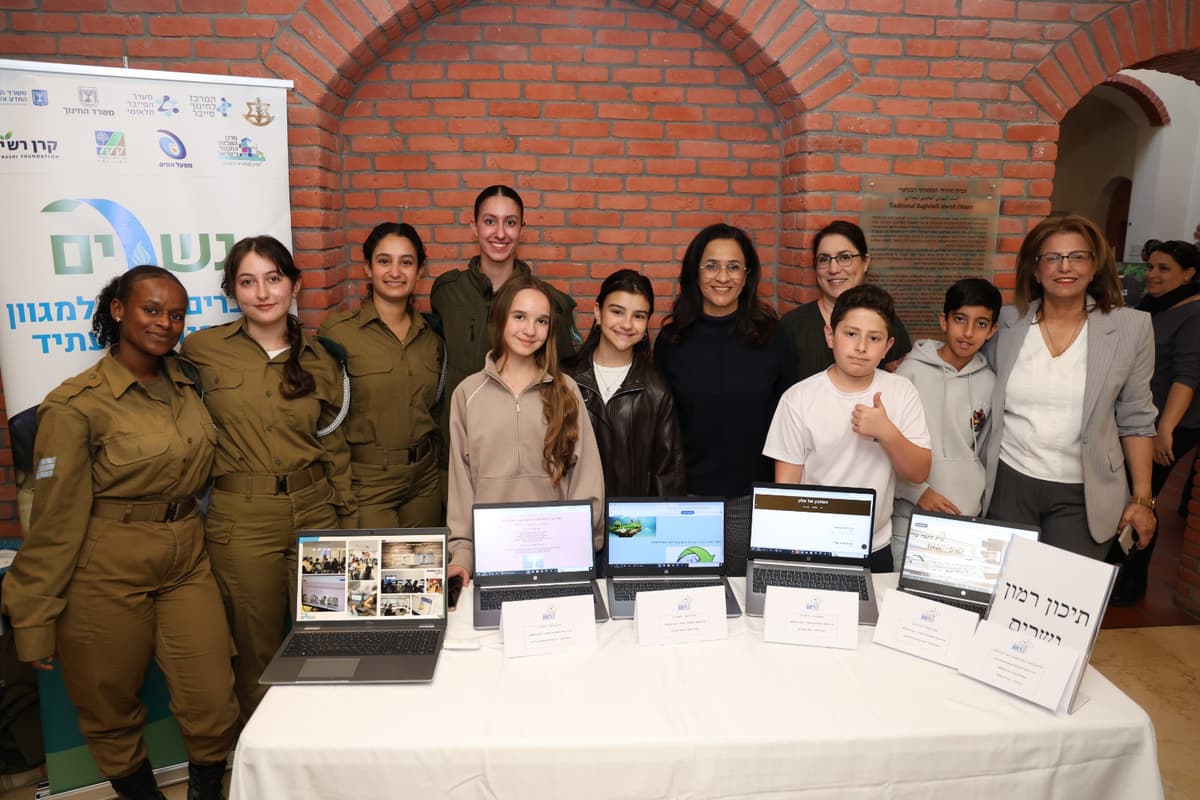 מעבודות שורשים עם AI למגמת מידע ונתונים: כך משלבים בינה מלאכותית באור יהודה