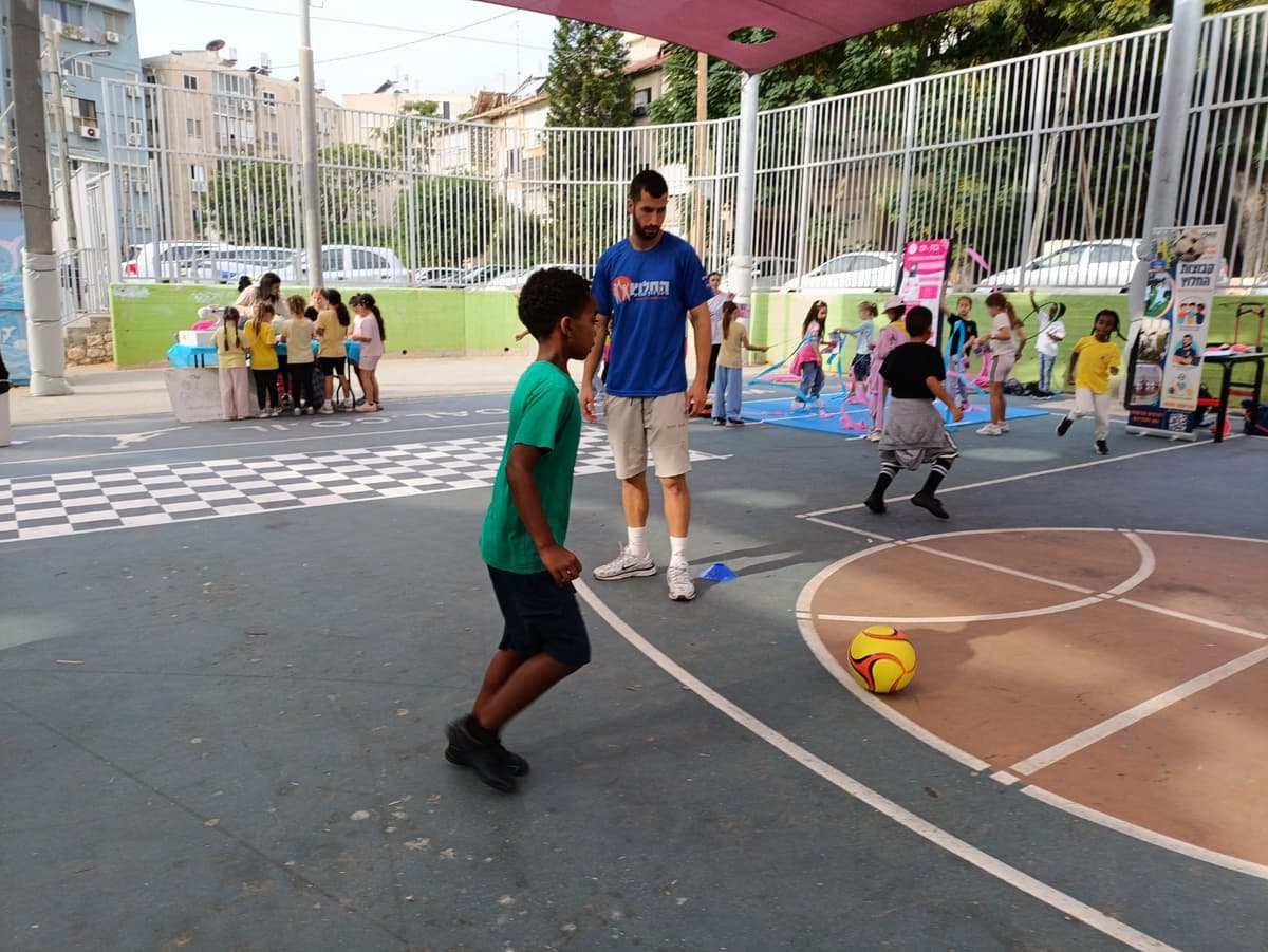 כ-200 ילדים השתתפו בהפנינג ספורט בבת ים: כך נפתחה שנת הפעילות