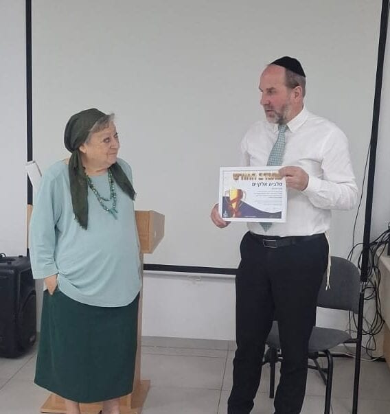 בנה נרצח ונכדותיה שבו מהשבי: סילביה אלקיים מנתיבות ממשיכה להתנדב וזכתה להוקרה