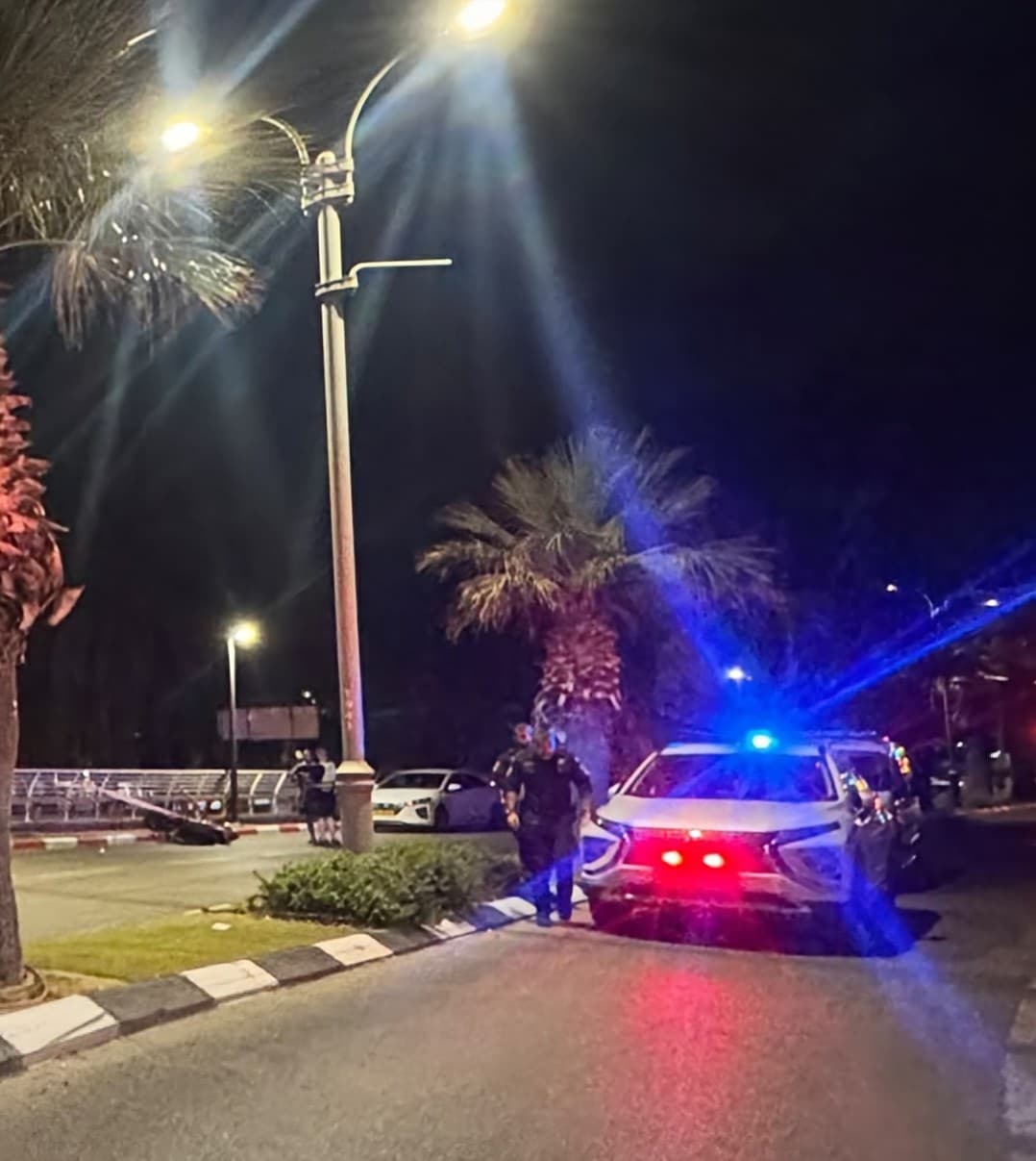 טרגדיה בהרצליה: רוכב אופנוע בן 27 נהרג בתאונה בדרך יורדי הים