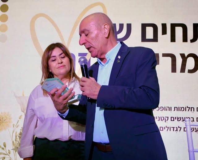 אחרי 21 שנה: אילת נפרדת מאיריס כהן, האישה שהובילה את רשת המתנ"סים בעיר