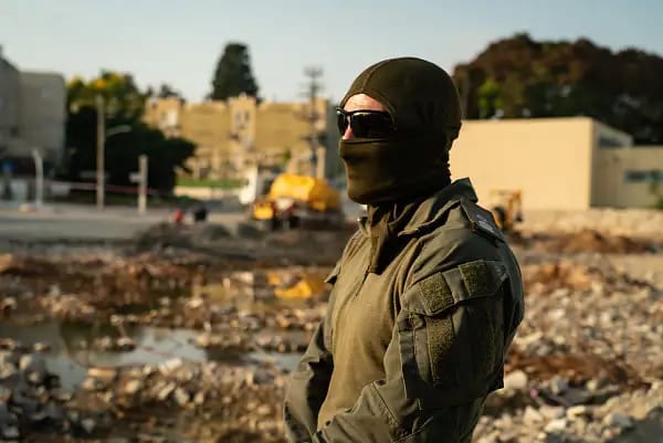 יצא עם אקדח לקרב על תחנת המשטרה, נפצע – ואז בחר לבנות: הסיפור של אלרואי מזעקי משדרות