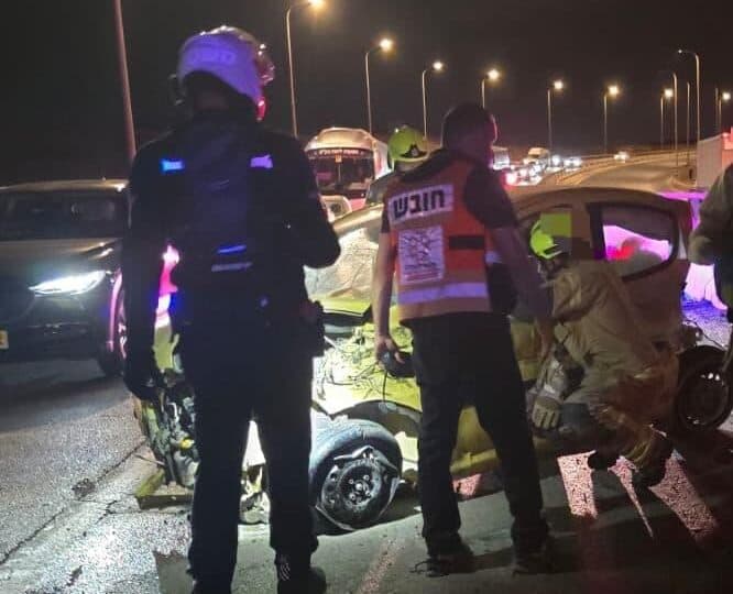 אופקים: בן 19 נפצע בהתהפכות רכב בשדרות הרצל