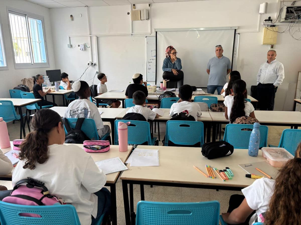 בעקבות אירוע האלימות באמית בקריית מלאכי: ראש העיר הגיע לבתי הספר