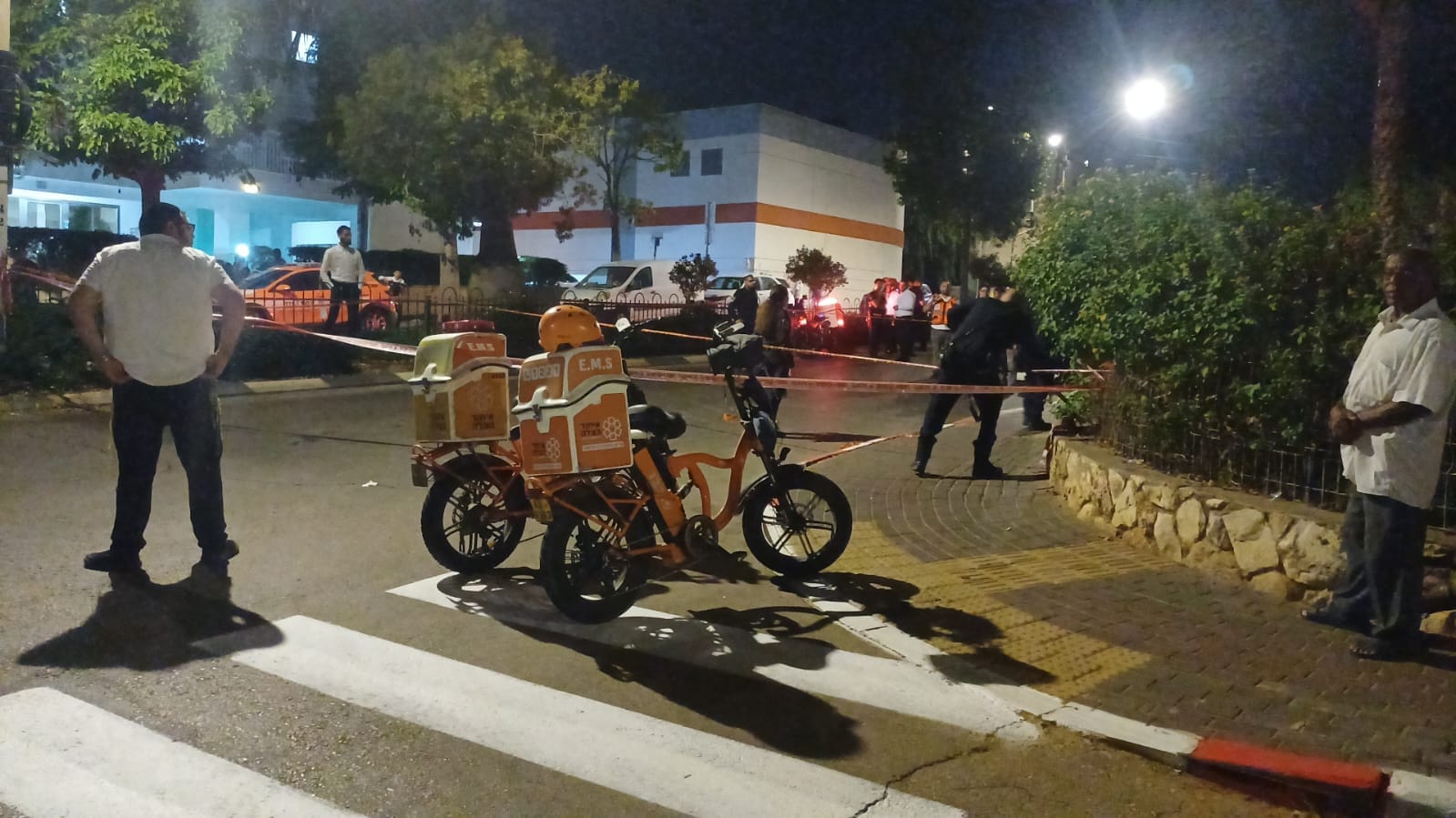 שני קטינים נדקרו ברחובות ונפצעו בינוני; המשטרה מחפשת חשודים