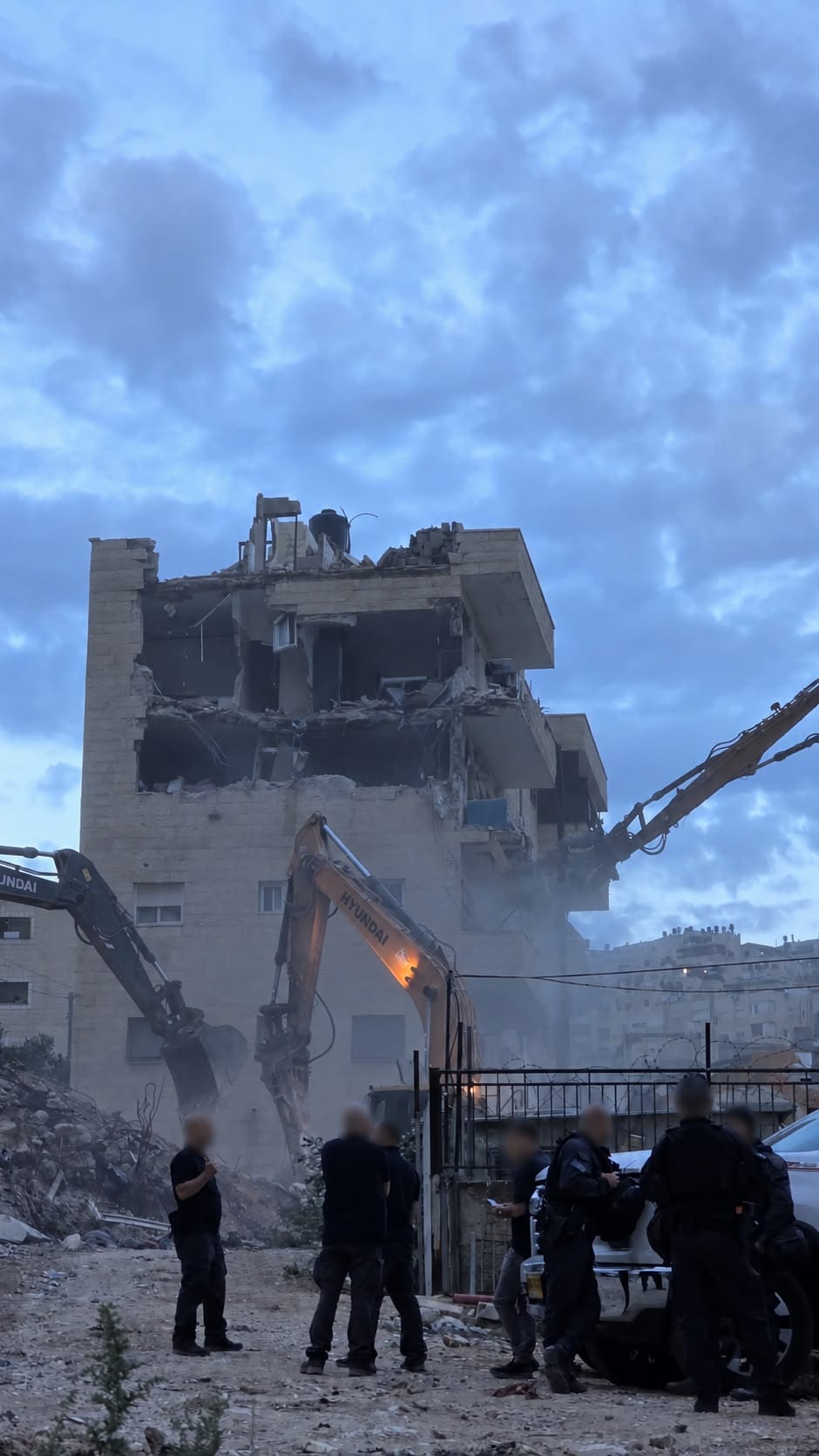ירושלים: בניין מגורים מאוכלס בן 5 קומות נהרס בשכונת א־טור