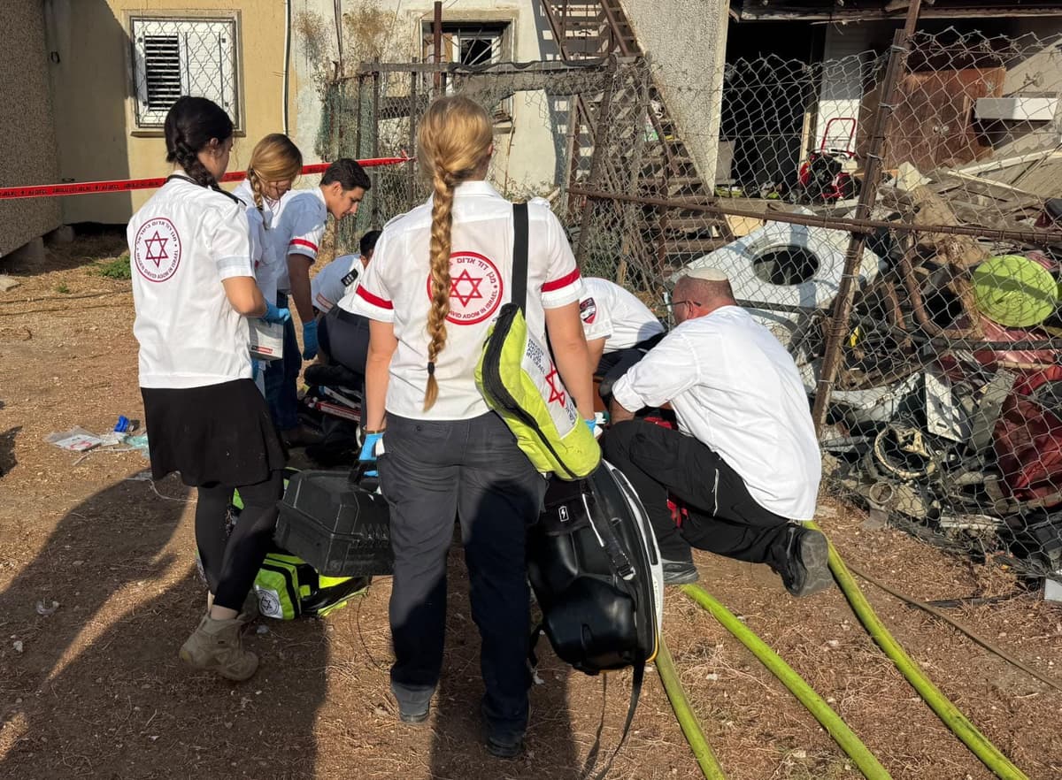 שריפה בבית פרטי בקריית עקרון: בן 50 חולץ ללא הכרה