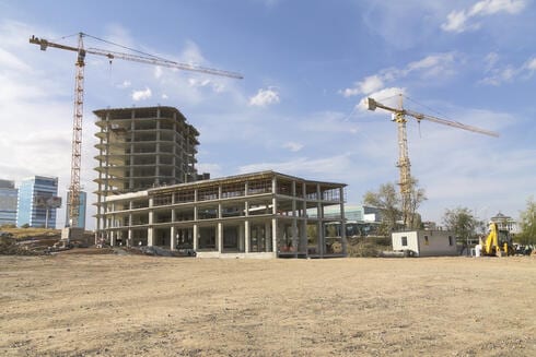 הקונים עדיין יושבים על הגדר: אלה הערים שלא מצליחים למכור בהן דירות