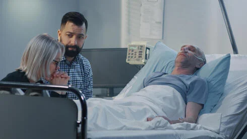 שפעת בגיל מבוגר: למה הסיכון עולה עם השנים, ואיך אפשר להתגונן