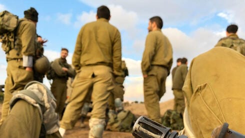 מה עם ילד שאבא שלו שוב במילואים?